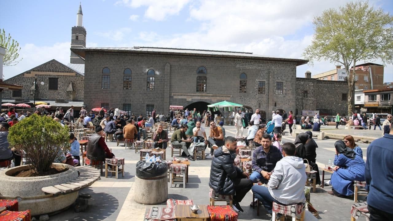 Yerli Turistlerin Aile Ziyareti ve Tatil Harcamaları 83,3 Milyar Liraya Ulaştı