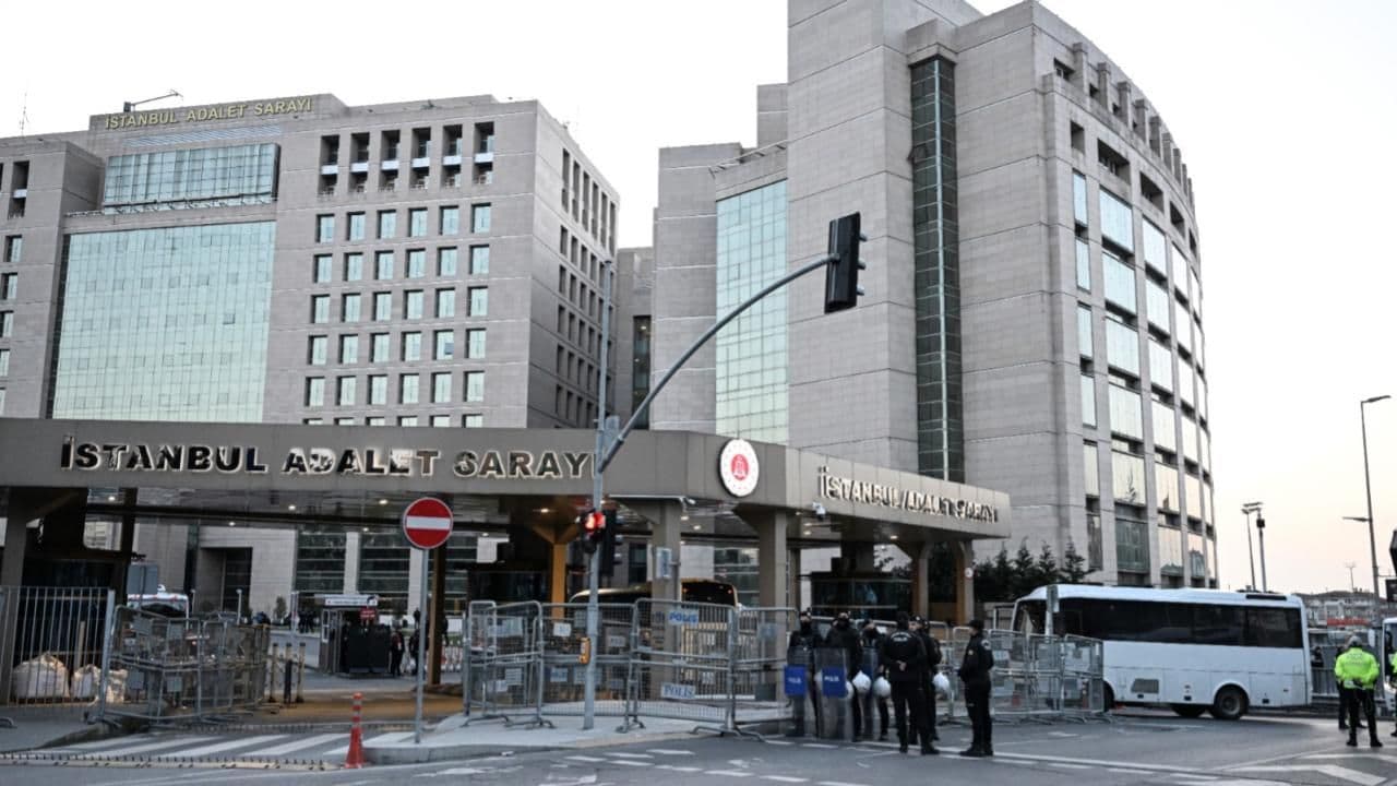 İstanbul'da Sermaye Piyasası Soruşturmasında 19 Şüpheli Adliyeye Sevk Edildi