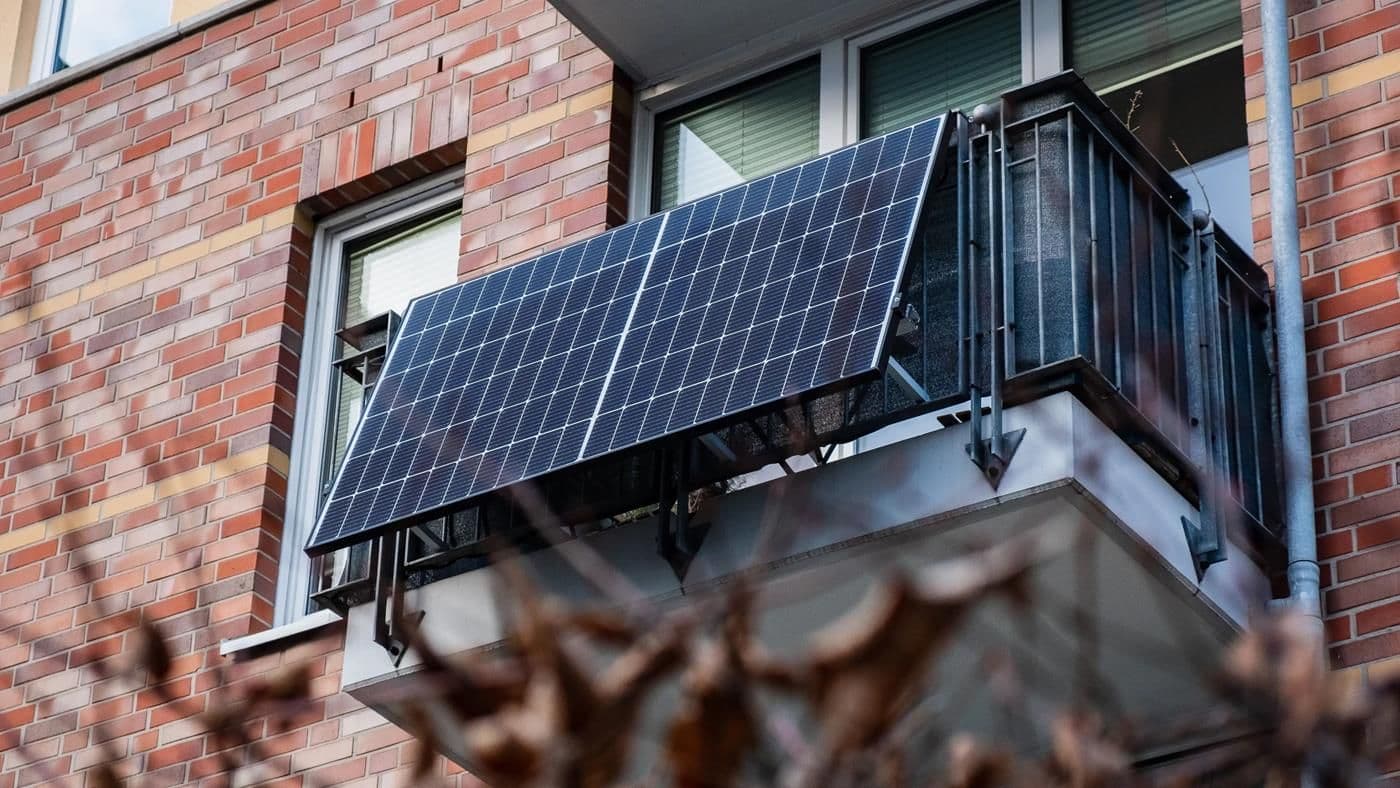 Almanya'nın Güneş Devrimi: Balkonda Enerji Üretiminde 1 GW Eşiği Aşıldı!